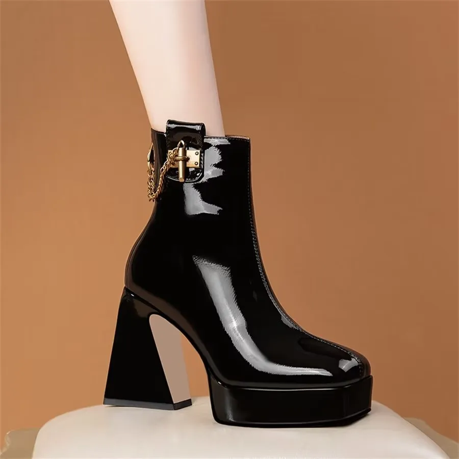 Diamoré Business Booties