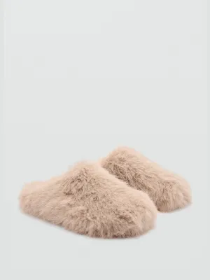 Slippers with fur effect