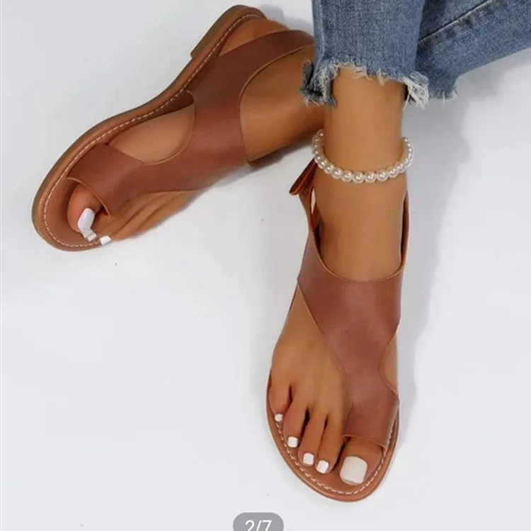Women Hook-and-loop Fastener Toe Ring Flat Sandals, Fashionable Black Thong Sandals For Summer